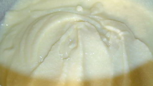 эклеры с заварным творожным кремом и клубникой