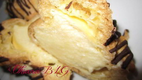 заварное пирожное с заварным кремом на белом шоколаде