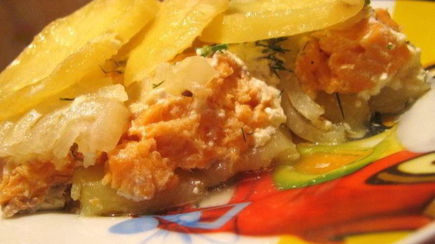Рецепт деликатной запеканки из форели и картофеля
