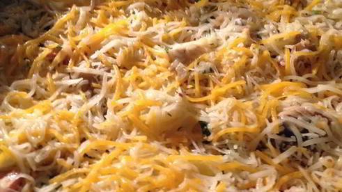 картофельная запеканка с беконом и грибами