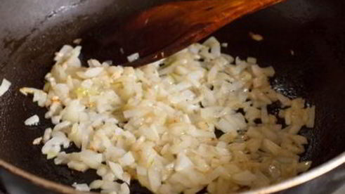 картофельная запеканка с мясом и горошком