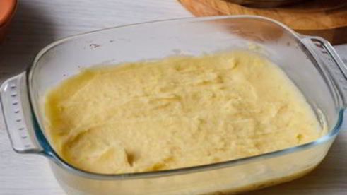 картофельная запеканка с мясом и горошком