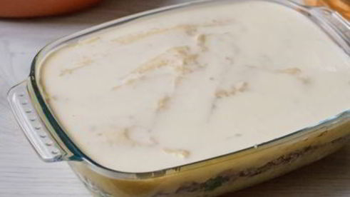 картофельная запеканка с мясом и горошком