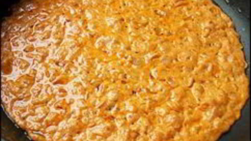 макаронная запеканка с брынзой, сосисками и охотничьими колбасками