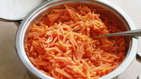 морковная запеканка с черносливом