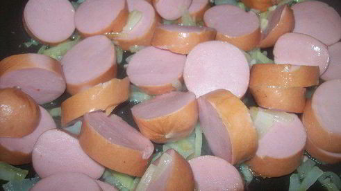 немецкая овощная запеканка с сардельками