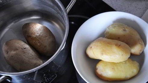 овощная запеканка с мясными шариками, чесноком и базиликом