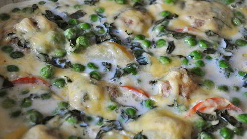 овощная запеканка с мясными шариками, чесноком и базиликом