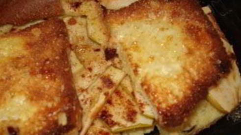 яблочная запеканка из черствого хлеба