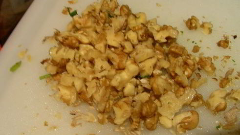 яично-луковый рулет-запеканка с начинкой из рикотты, сладкого перца и грецких орехов