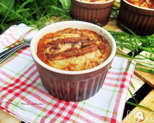 Запеканка из рикотты с овсяными хлопьями и грушей