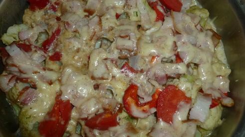 запеканка из цветной капусты с беконом