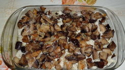 запеканка с картофелем, курицей и грибами