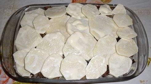 запеканка с картофелем, курицей и грибами