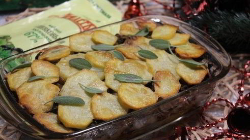 запеканка с картофелем, курицей и грибами