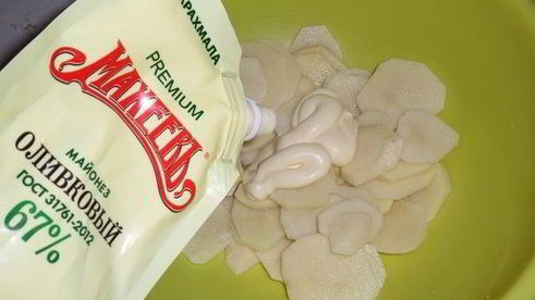 запеканка с картофелем, курицей и грибами