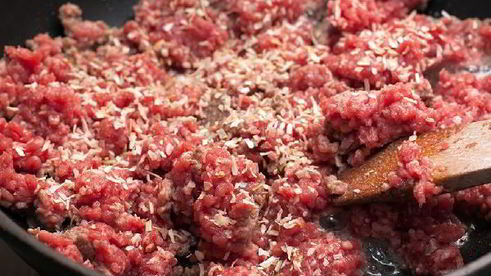 знакомая картофельная запеканка с мясом