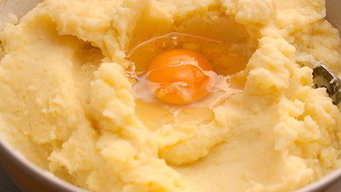 знакомая картофельная запеканка с мясом