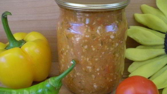 Рецепт Аджики острой из помидоров и чеснока