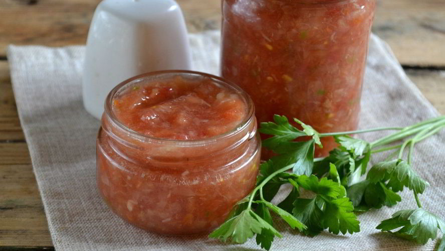 Рецепт аджики с хреном сырая