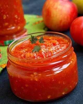 Аджика с яблоками помидорами и перцем