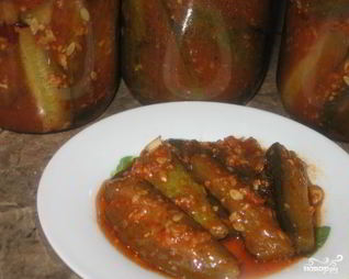 Огурцы, консервированные в аджике