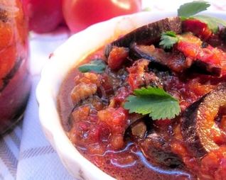 Острые кабачки в аджике