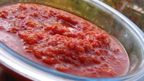 Рецепт Жгучей аджики с яблоками и морковью