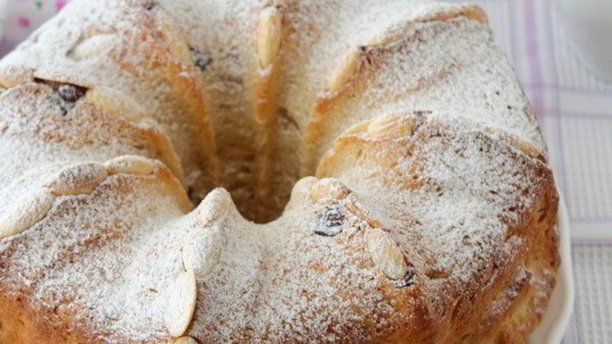 Рецепт гугельхопфа с джемом, миндалем и клюквой