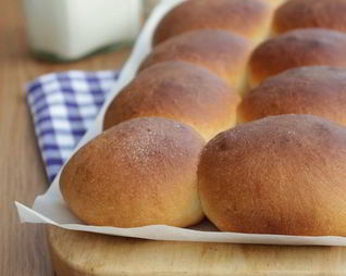 Ванильные сдобные булочки с джемом