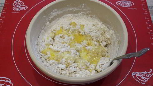 ванильные сдобные булочки с джемом