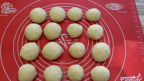 ванильные сдобные булочки с джемом