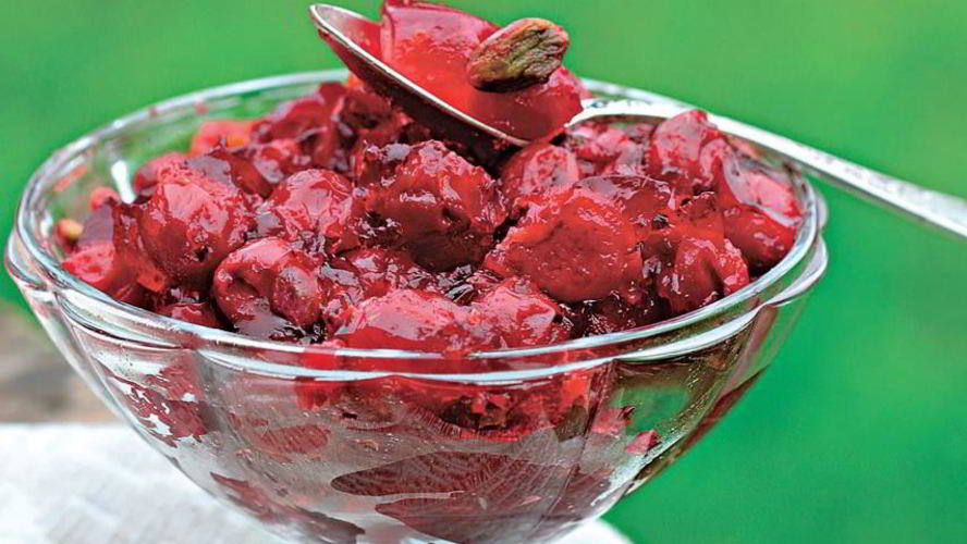 Рецепт вишневого джема с фисташками и коньяком