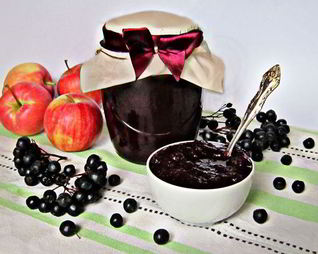 Яблочный джем с черноплодной рябиной