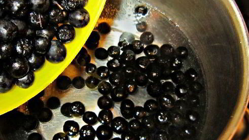 яблочный джем с черноплодной рябиной