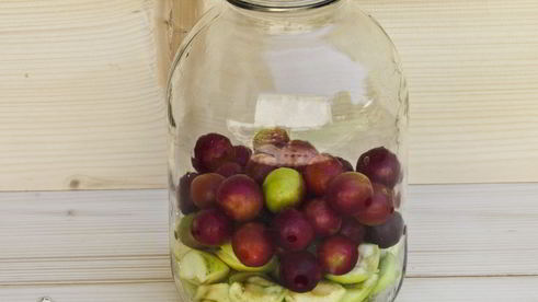 компот из алычи и яблок на зиму