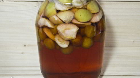 компот из алычи и яблок на зиму