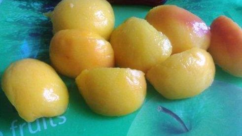 компот из персиков в сливовой заливке