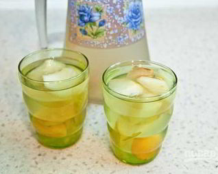 Компот из яблок и кураги