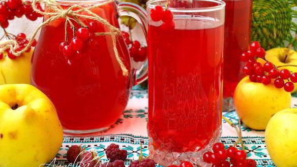 Рецепт Компота с яблоками, малиной, калиной и айвой