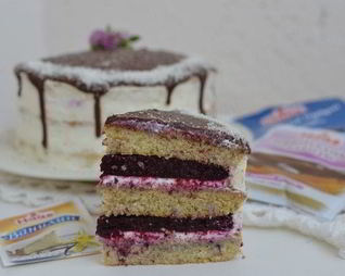 Ванильный торт с ягодным компоте