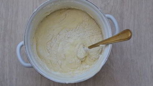 ванильный торт с ягодным компоте