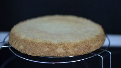 ванильный торт с ягодным компоте