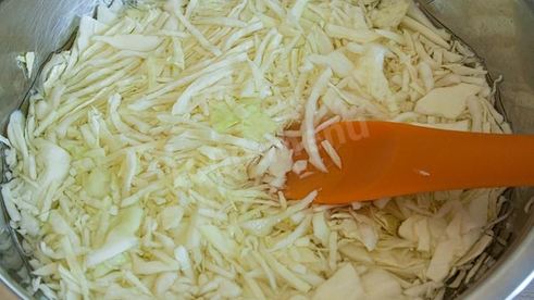квашеная капуста с луком на зиму