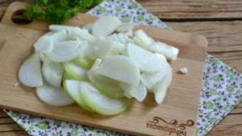 лук в томатном соке на зиму