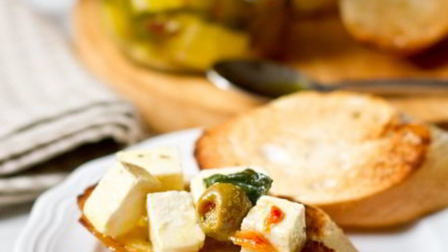 Рецепт маринованной феты с оливками
