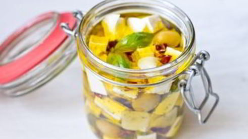 маринованная фета с оливками