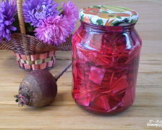 Маринованная капуста со свеклой и морковью