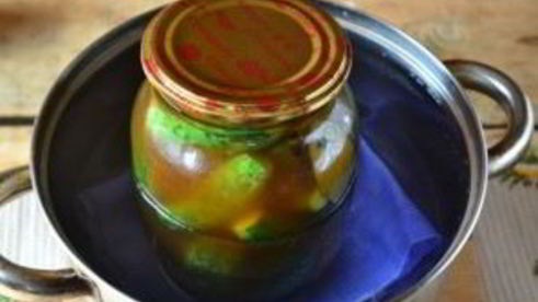 маринованные огурцы в литровых банках