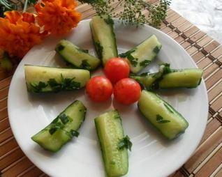 Маринованные огурцы в пакете